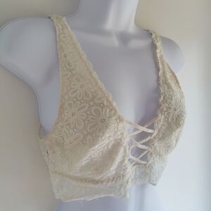 VS Victoria's Secret Cream Lace Bralette M